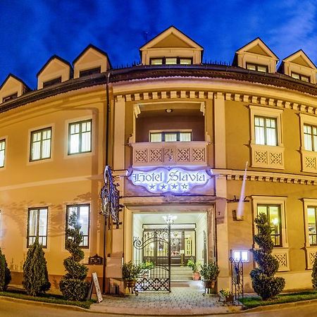 Hotel Slavia Салонта Екстер'єр фото