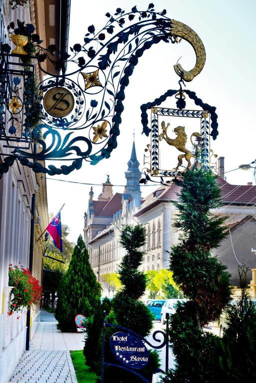Hotel Slavia Салонта Екстер'єр фото