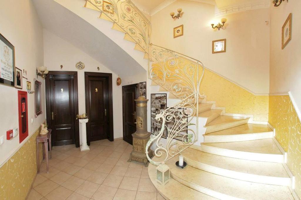 Hotel Slavia Салонта Екстер'єр фото