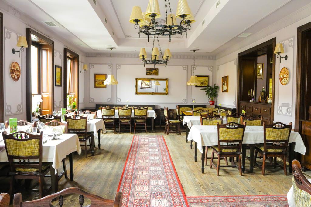 Hotel Slavia Салонта Екстер'єр фото