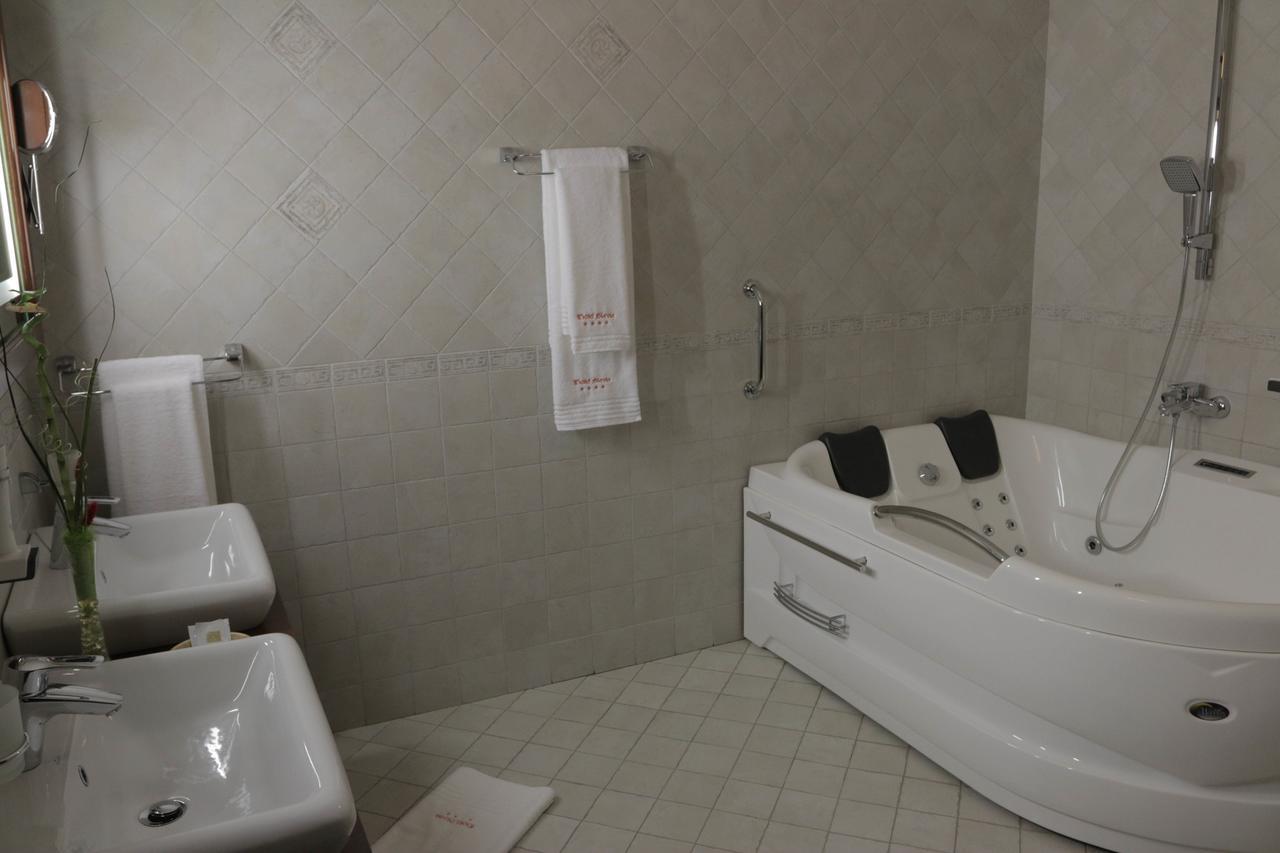 Hotel Slavia Салонта Екстер'єр фото